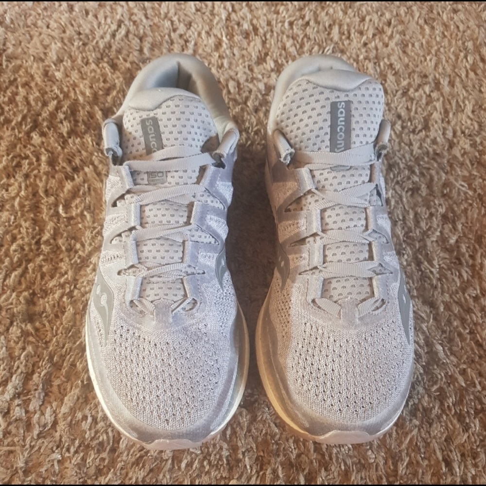 Saucony Everun running sneakers